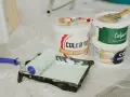 Po malowaniu zastanawiasz się, gdzie wyrzucić plastikowe wiadro po farbie? Zobacz, jak przygotować je do recyklingu.