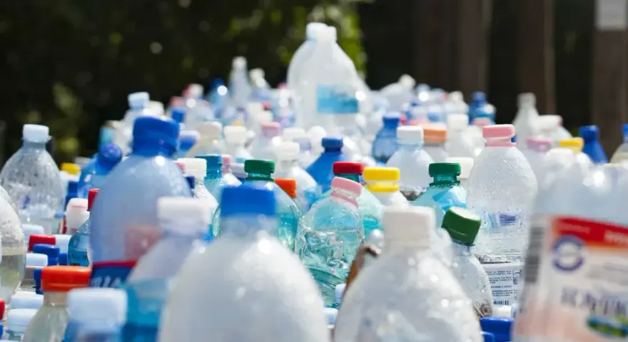 Recykling butelki plastikowe: Jak uniknąć błędów i zyskać korzyści